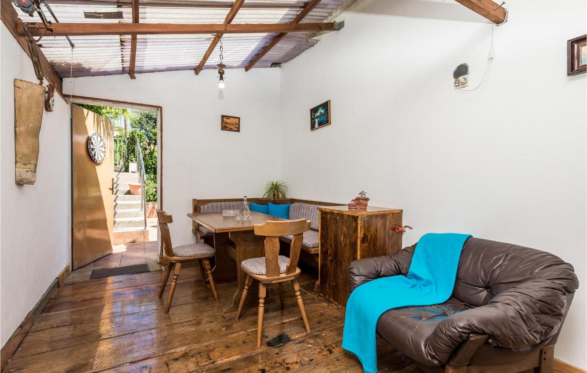 Holiday home In With Kitchen *